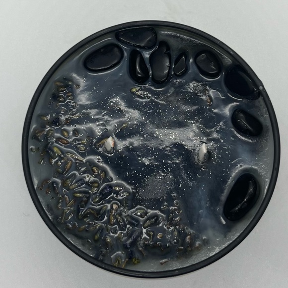 Black Lavender Crystal Candle ๐ฏ - Picture 5 of 5